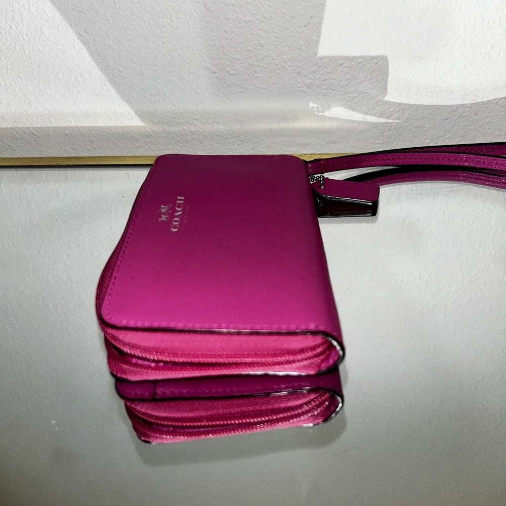 Coach Purple Fuchsia Textured Leather Zip Around‎ Purse Bag Wallet Wristlet
